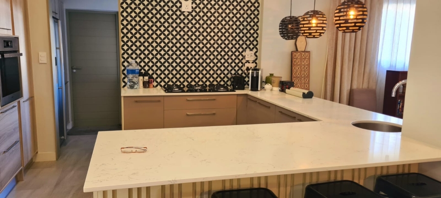 10 Bedroom Property for Sale in Bloubergstrand Western Cape